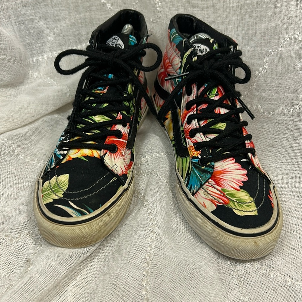 Vans almost NEW tropical floral pattern high top sneakers